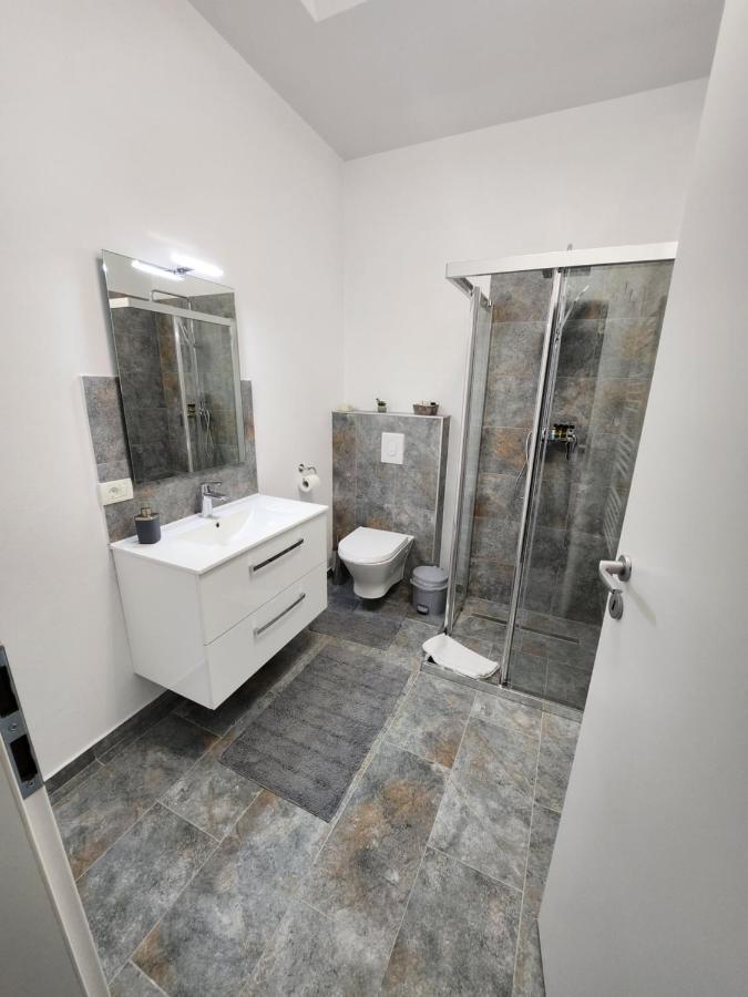 Armina'S Residence Dumbravita  Экстерьер фото